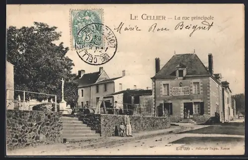 AK Le Cellier, La rue principale