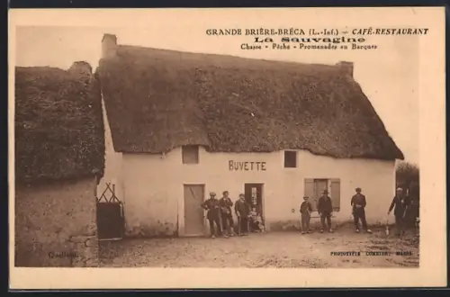 AK Grande Brière-Bréca, Café-Restaurant La Sauvagine avec des personnes devant la buvette