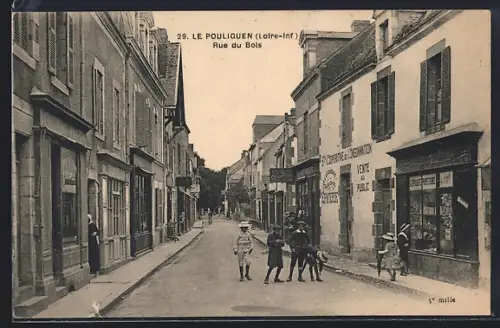 AK Le Pouliguen /Loire-Inf., Rue du Bois avec enfants jouant dans la rue