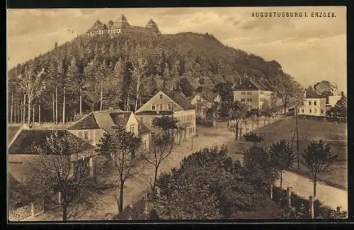 AK Augustusburg i. Erzgeb., Ortsansicht mit Burg