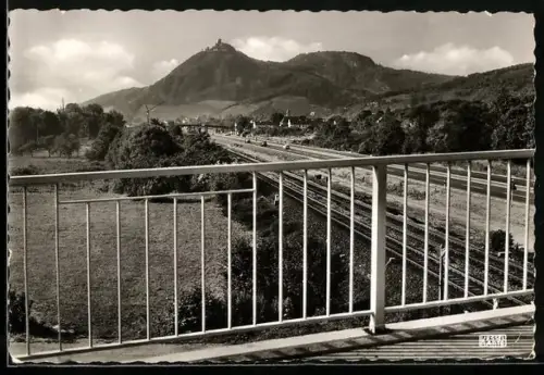 AK Bad Honnef, Blick von der Fussgängerbrücke auf Autobahn und Drachenfels