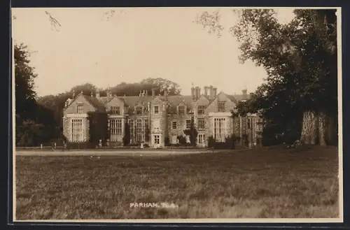 AK Parham, Panorama