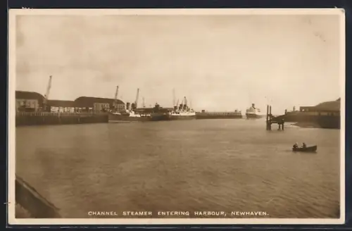 AK Newhaven, Channel Steamer Entering Harbour