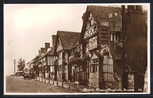 AK Mayfield, Middle House