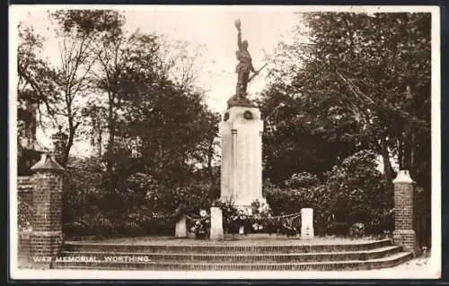 AK Worthing, War Memorial