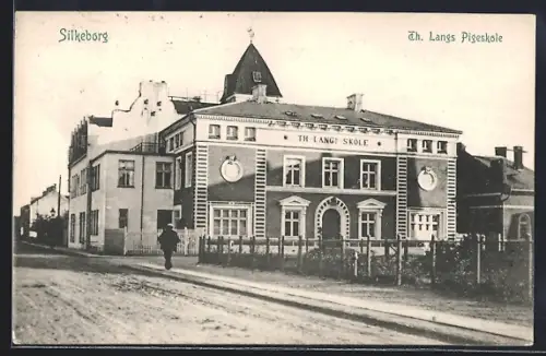 AK Silkeborg, Th. Langs Pigeskole