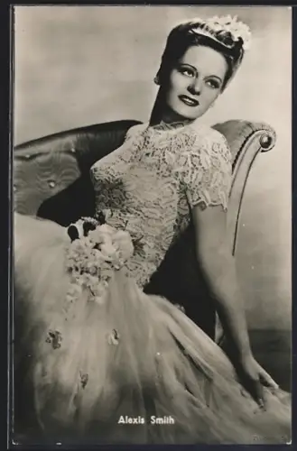 AK Alexis Smith im Ballkleid mit Spitzen
