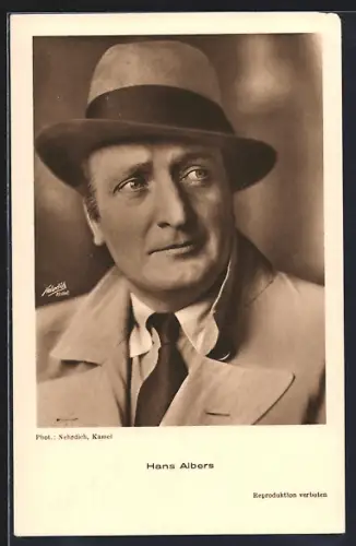 AK Hans Albers in Mantel und Hut