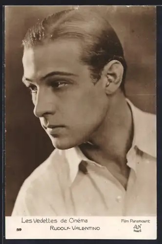 AK Schauspieler Rudolf Valentino im Kostüm einer Filmrolle