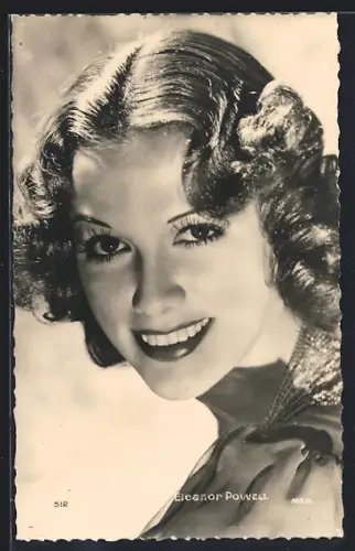 AK Schauspielerin Eleanor Powell mit bezauberndem Lächeln