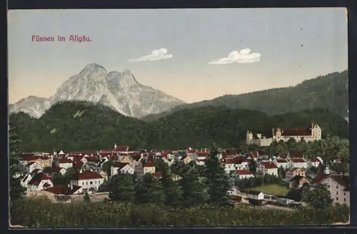 AK Füssen im Allgäu, Stadtansicht mit Schloss und Bergen