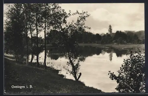 AK Oettingen i. B., Flussufer, Blick auf Kirche