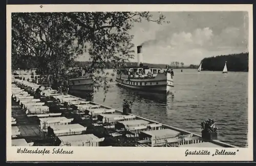 AK Woltersdorfer Schleuse, Gaststätte Bellevue, Terrasse mit Dampfer