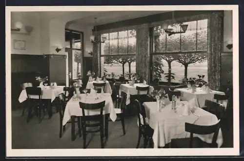 AK Boppard, Hotel Lilie Restaurant, Inh. F. Seebold, Innenansicht mit Rheinblick