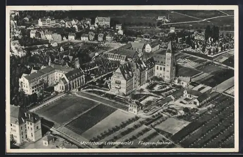 AK Montabaur /Westerwald, Fliegeraufnahme des Ortes