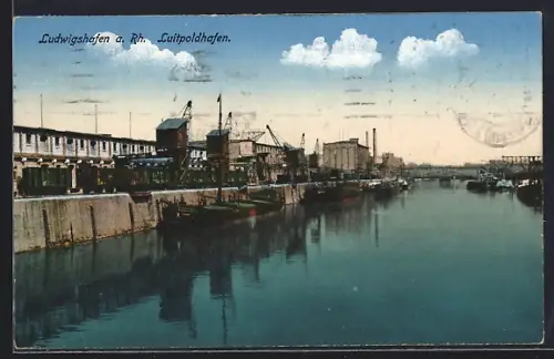 AK Ludwigshafen a. Rh., Luitpoldhafen, Hafenanlagen, Schiffe, Industriebauten