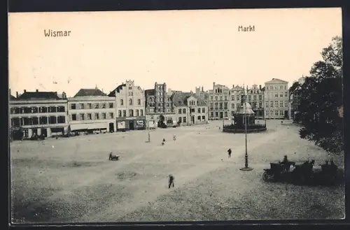 AK Wismar, Markt-Panorama mit Wasserkunst