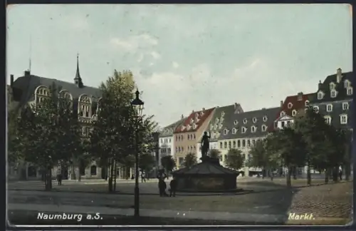 AK Naumburg a. S., Markt, Brunnen, historische Gebäude