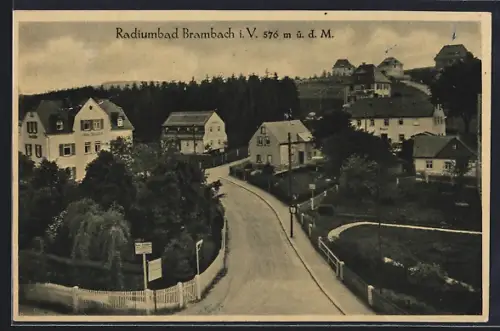 AK Radiumbad Brambach i. V., Ortsansicht mit Wohnhäusern und Kurgebiet