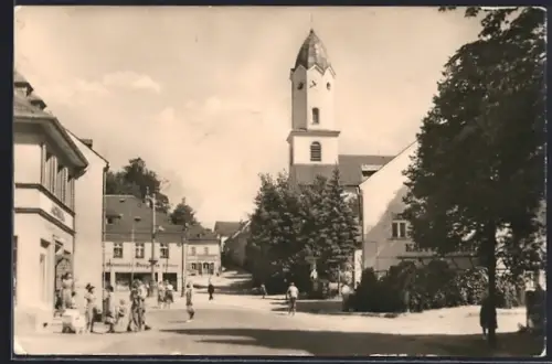 AK Brambach /Vogtl., Karl-Liebknecht-Platz, evangelisch-lutherische Kirche