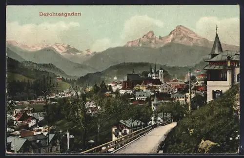 AK Berchtesgaden, Ortsansicht mit Kirche und Watzmann