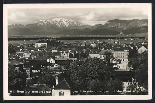 AK Wiener Neustadt, Ortspanorama mit Schneeberg und Hohe Wand