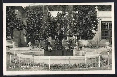 AK Bad Tatzmannsdorf, Brunnen mit Skulpturen