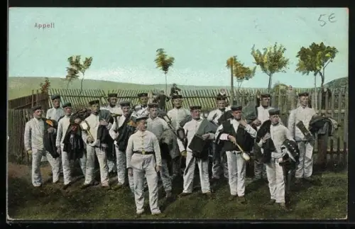 AK Soldaten in Uniformen beim Appell