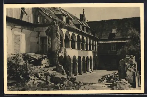 AK Graz, Strassgang, Volksbildungsheim am St. Martin, Hof mit Abbruchmauer