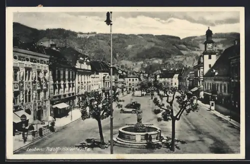 AK Leoben, Platz mit Brunnen u. Rathaus aus der Vogelschau