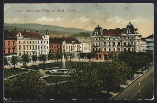 AK Leoben, Franz-Josef-Platz mit Hotel Gärner u. Strasse