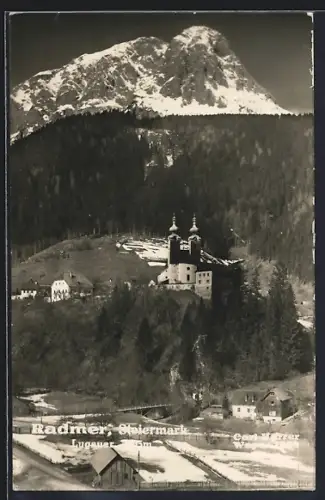 AK Radmer /Steiermark, Ortsansicht mit Kirche und Blick zum Lugauer