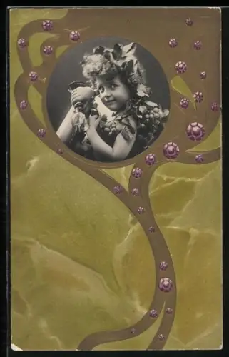 Foto-Collage-AK Porträt eines Mädchens mit Weintrauben und Kelch