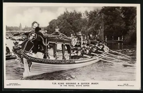 AK King George & Queen Mary in the Royal State Barge