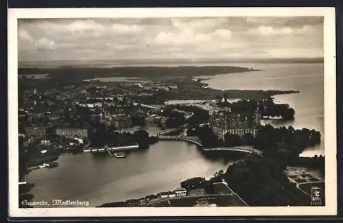 AK Schwerin / Mecklenburg, Ortsansicht aus der Vogelperspektive