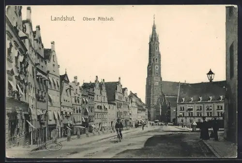 AK Landshut / Isar, Obere Altstadt, Strassenpartie mit Kirche