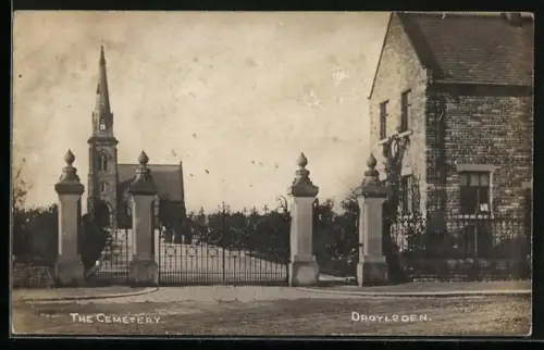 AK Droylsden, The Cemetery