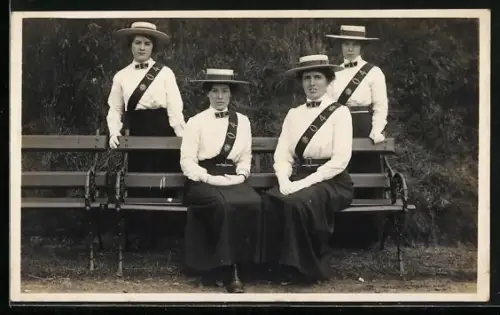 Foto-AK Oldham, Four Women with Sashes, `04