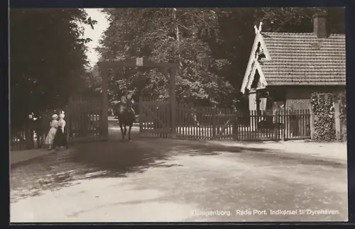 AK Klampenborg, Røde Port, Indkørset til Dyrehaven