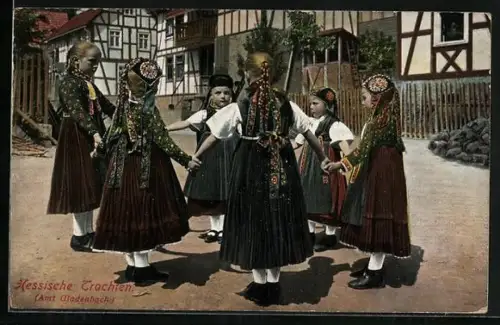 AK Hessische Trachten, Amt Gladenbach, Mädchen tanzen Ringelreihen