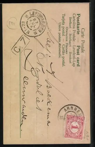 AK Buchstabe B steht an einem See