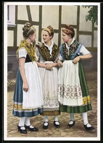 AK Hessenmädchen in Tracht, die drei Freundinnen