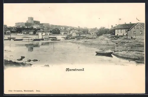 AK Marstrand, Panorama mit Festung vom Wasser aus