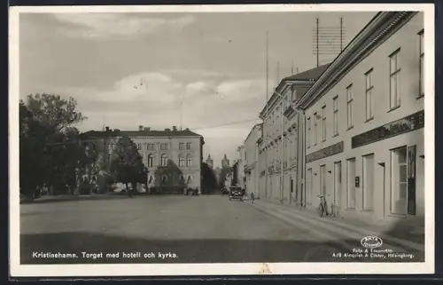 AK Kristinehamn, Torget med hotell och kyrka