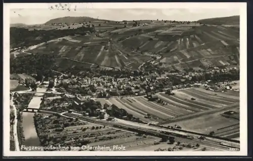 AK Odernheim / Pfalz, Flugzeugaufnahme, Landschaft, Bahnlinie, Fluss