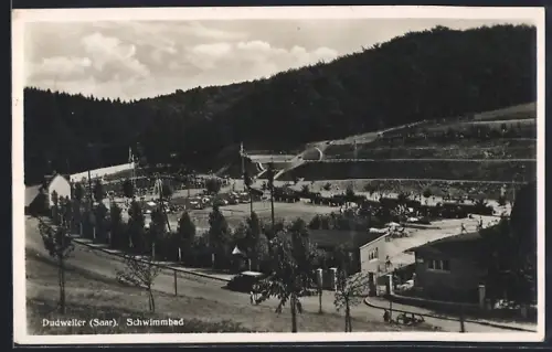 AK Dudweiler /Saar, Schwimmbad mit Strassenpartie