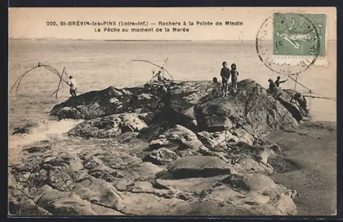AK St-Brévin-les-Pins /Loire-Inf., Rochers à la Pointe de Mindin, La Pêche au moment de la Marée