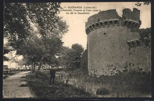 AK Guérande /Loire-Inf., Promenade, Fossés et Tour Jean V ou de la Gaudinais