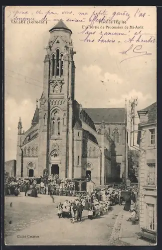 AK Vallet /Loire-Inf., Sortie de Procession de Mi-Août devant l`Église