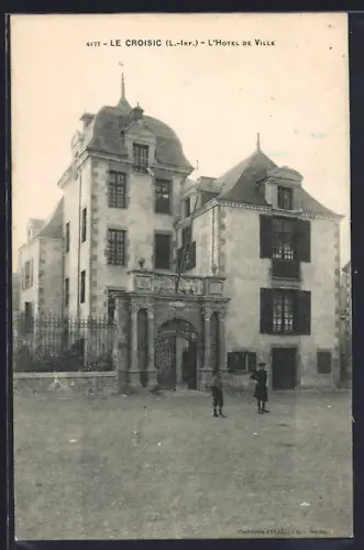 AK Le Croisic /L.-Inf., L`Hôtel de Ville